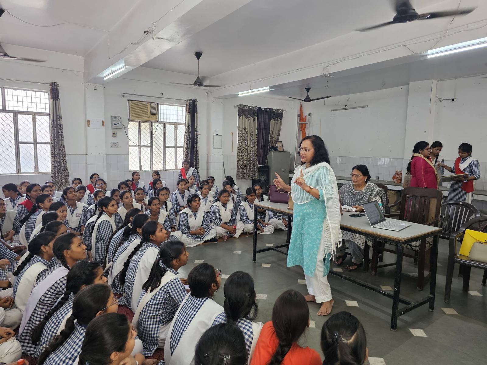 Shri Guru Teg Bahadur Girls Inter College